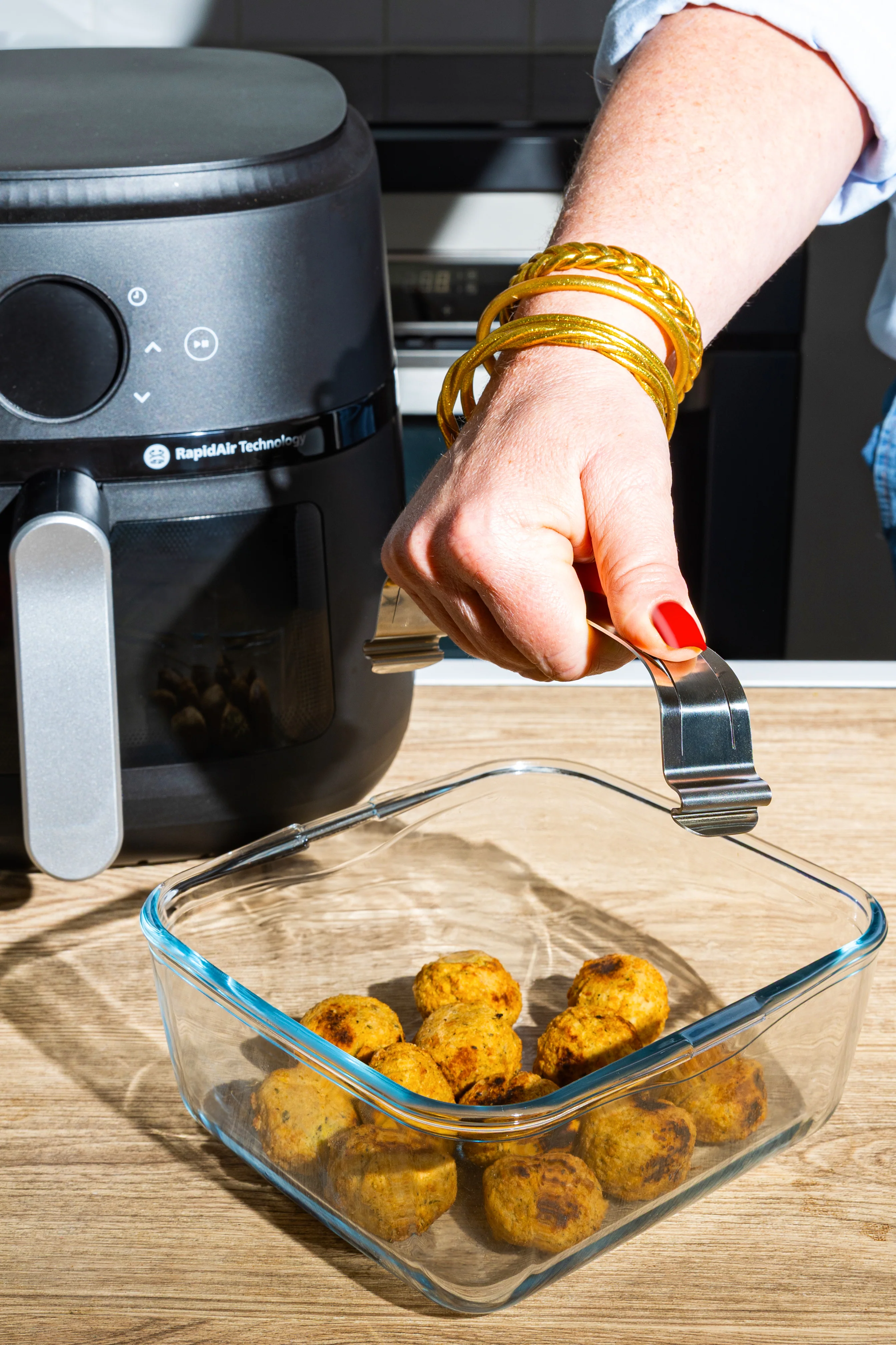 Plat air fryer en verre avec poignée amovible - Image 11